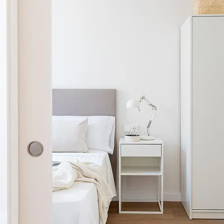 Modern 1 Bedroom Near Drassanes Apartment *