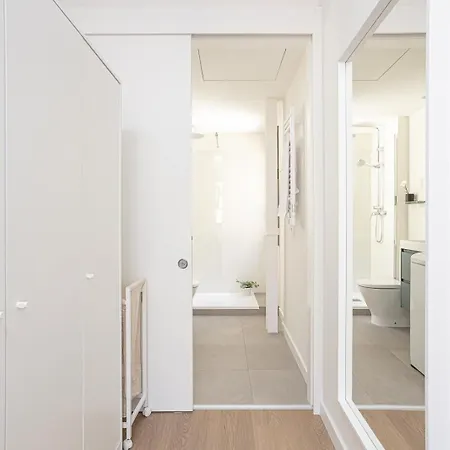 Modern 1 Bedroom Near Drassanes Apartment