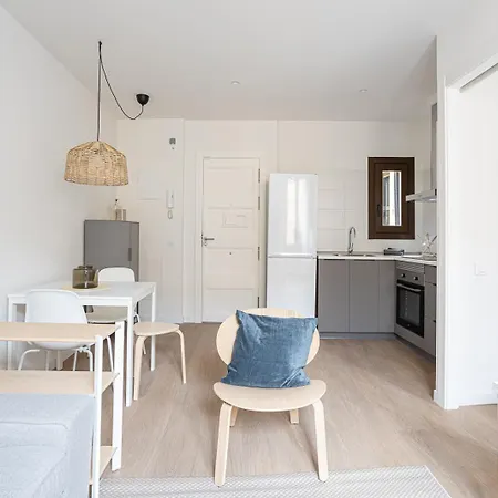 Modern 1 Bedroom Near Drassanes Apartment *